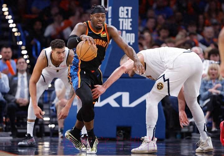 多尔特场边采访全文:切特一直镇守内线,干扰对手大量投篮 多尔特场边采访全文:切特一直镇守内线,干扰对手大量投篮